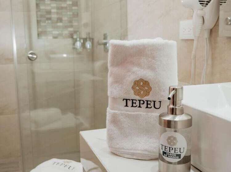 اتاق خانوادگی, Tepeu