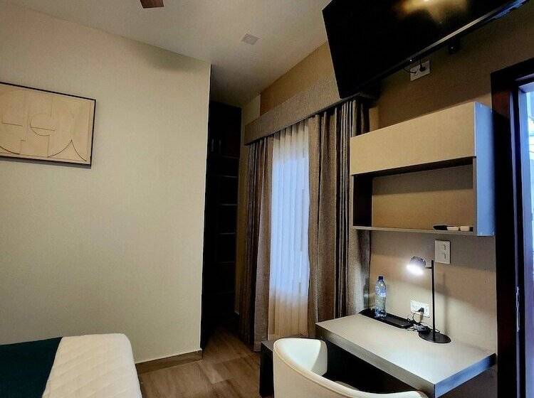 اتاق استاندارد, Tepeu