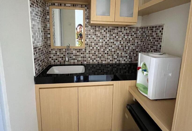 豪华房间, Urbanview Indria Inn Solo By Reddoorz