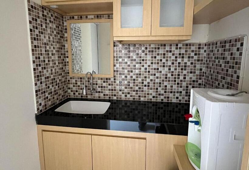 豪华房间, Urbanview Indria Inn Solo By Reddoorz