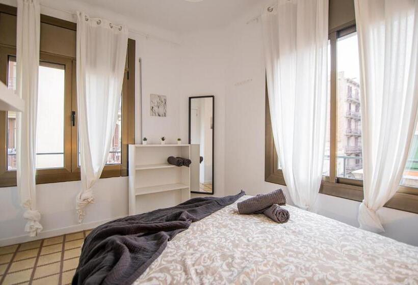 اتاق استاندارد با سرویس بهداشتی مشترک, Blai