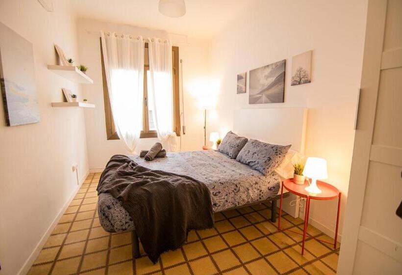 اتاق استاندارد با سرویس بهداشتی مشترک, Blai