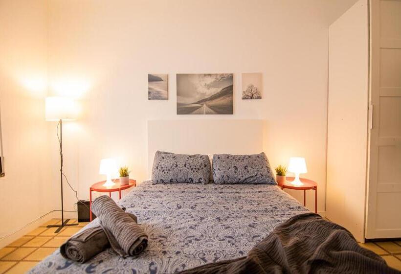 اتاق استاندارد با سرویس بهداشتی مشترک, Blai