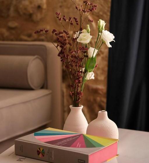 جناح جونيور, Eunice Hotel Gastronómico