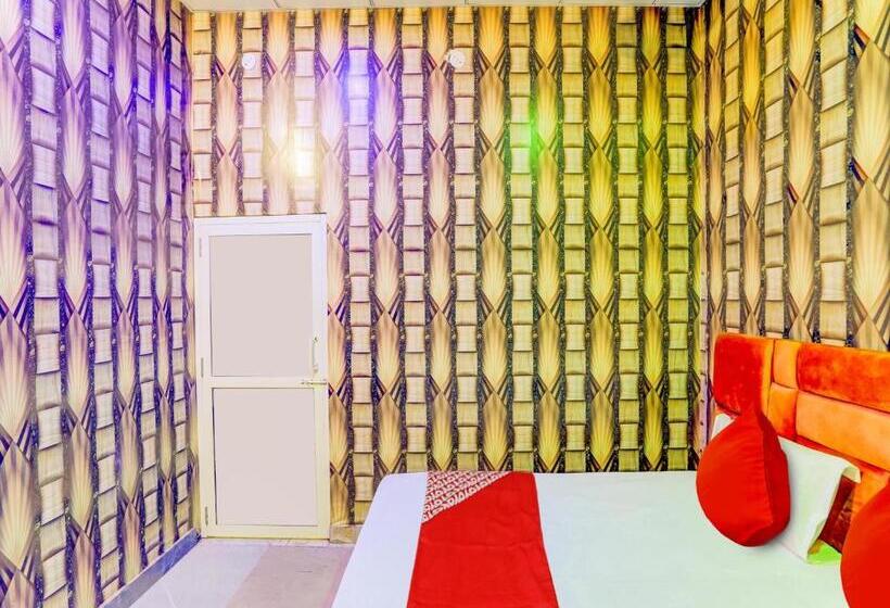 Трехместный Номер Классика, Oyo Yadav Restaurant & Family Rooms