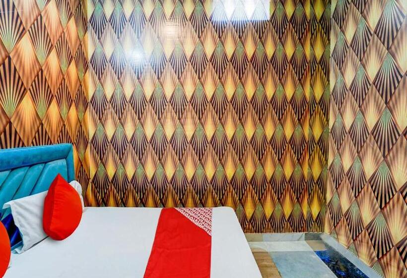 트리플 클래식 룸, Oyo Yadav Restaurant & Family Rooms