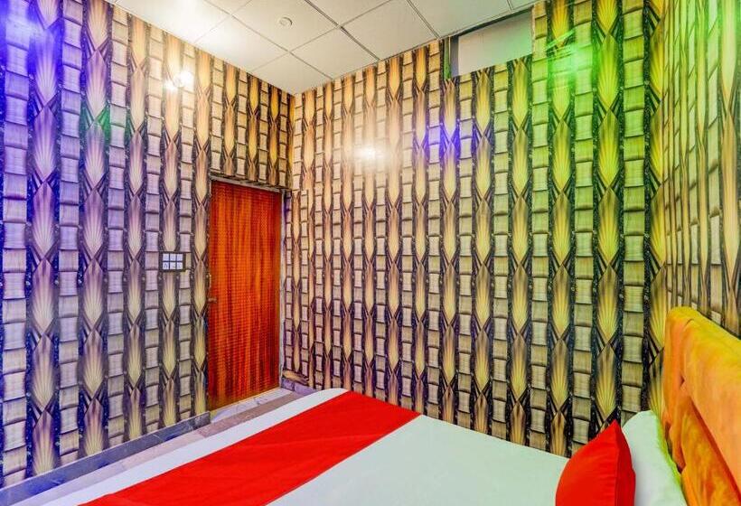 트리플 클래식 룸, Oyo Yadav Restaurant & Family Rooms