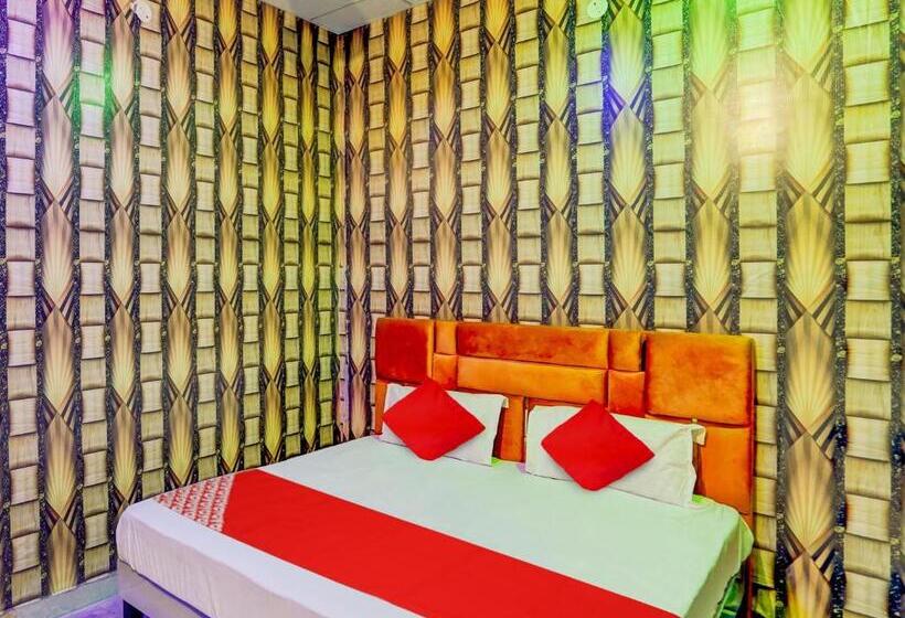 Трехместный Номер Классика, Oyo Yadav Restaurant & Family Rooms