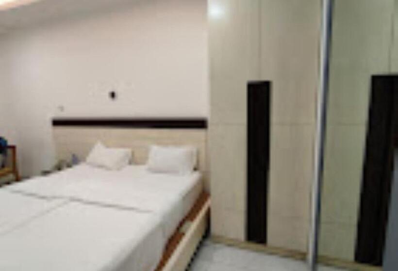 غرفة ديلوكس, Prago Varanasi