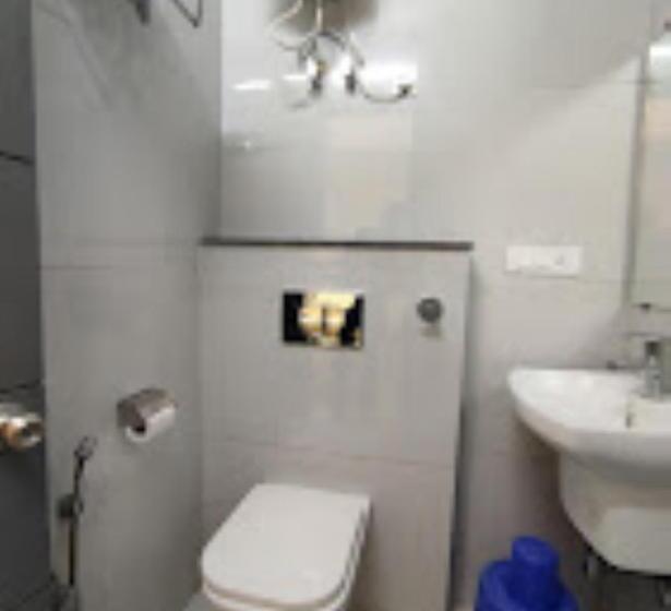 غرفة ديلوكس سرير كينج, Prago Varanasi