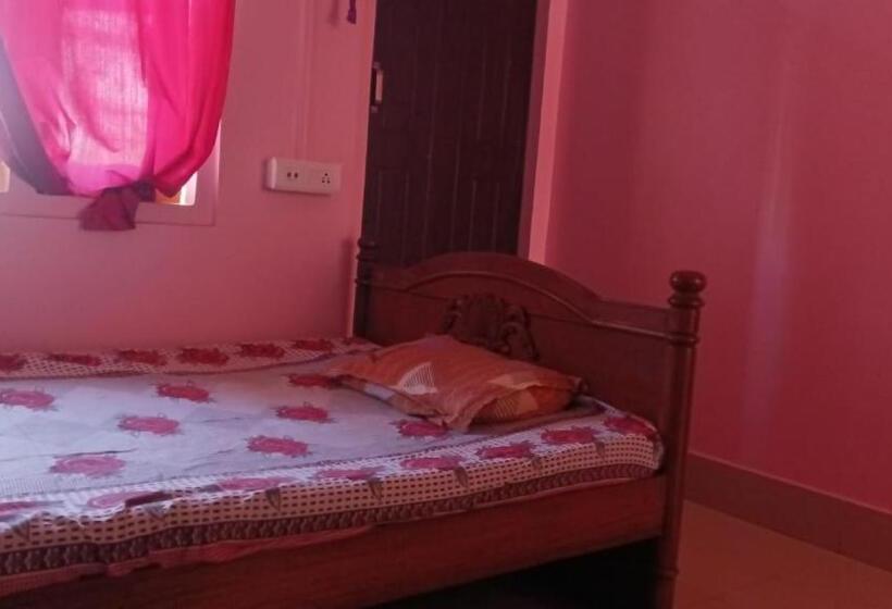 Номер Стандарт, Prashanti Tourist Lodge , Bali Koria