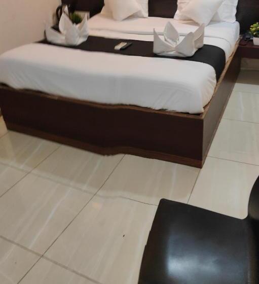 Номер Deluxe, Kiara Shirdi Park Inn