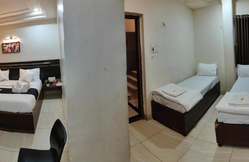 Семейный Номер, Kiara Shirdi Park Inn