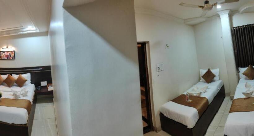 Семейный Номер, Kiara Shirdi Park Inn