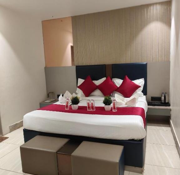 غرفة ديلوكس عائلية, Kiara Shirdi Park Inn