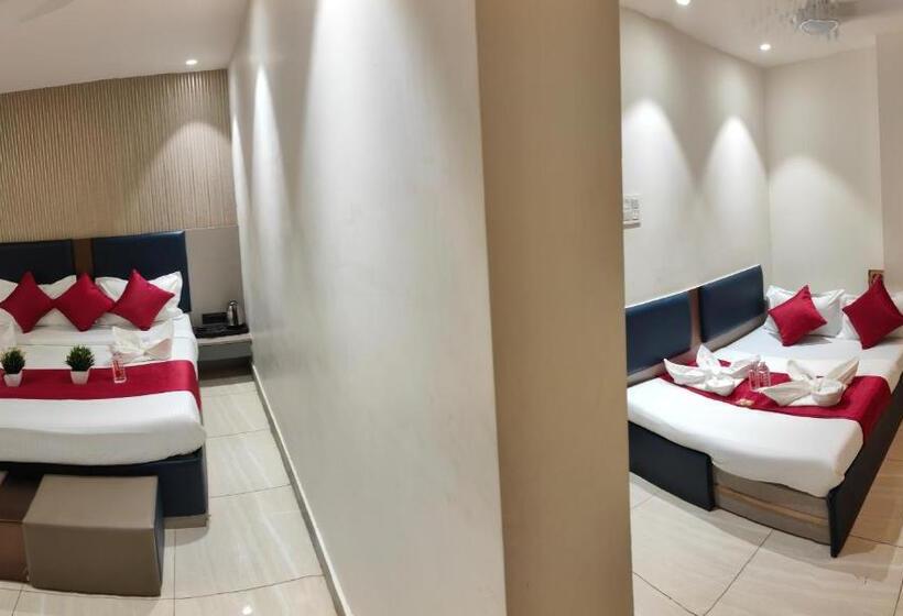 غرفة ديلوكس عائلية, Kiara Shirdi Park Inn