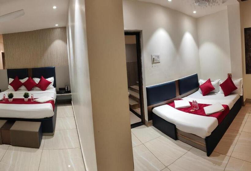 غرفة ديلوكس عائلية, Kiara Shirdi Park Inn