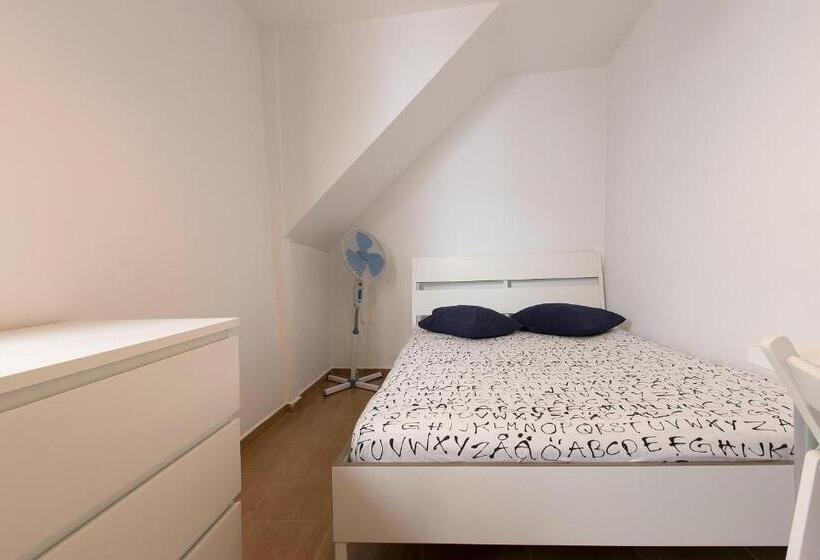 اتاق استاندارد با سرویس بهداشتی مشترک, Taipas Guest House