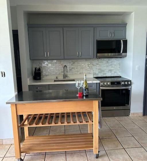 شقة غرفة واحدة مطلة على البحر, Kepuhi Sunset Ocean View   Ground Floor Unit By Wrinkly Sheets, Llc