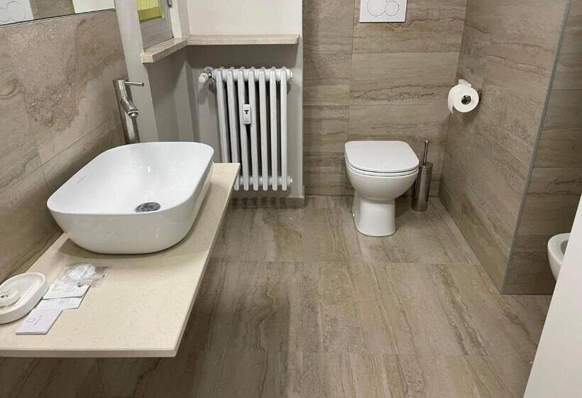 Chambre Supérieure Individuelle, La Galleria Lodge