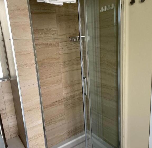 Chambre Triple Supérieure, La Galleria Lodge