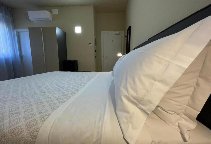 Chambre Triple Supérieure, La Galleria Lodge