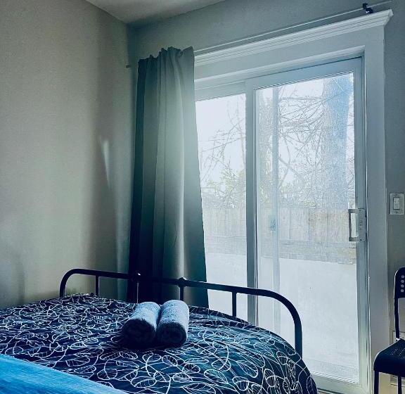 غرفة قياسية حمام مشترك, O Canada Guest House