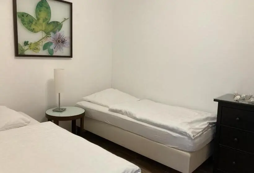 Huoneisto 2 Makuuhuonetta, Schulungszentrum Töplitz