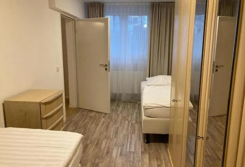 Huoneisto 2 Makuuhuonetta, Schulungszentrum Töplitz