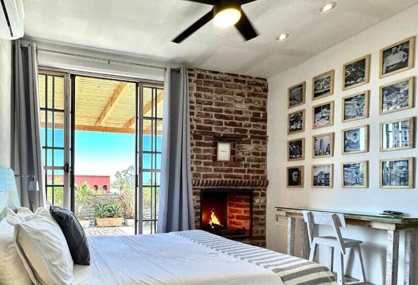 غرفة قياسية, Baja House