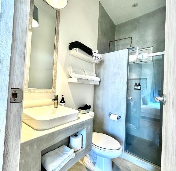 غرفة قياسية سرير كينج, Baja House