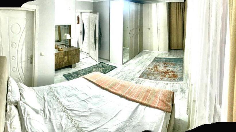 带阳台套房, Forest Villa ,6 Minute İstanbul Airport