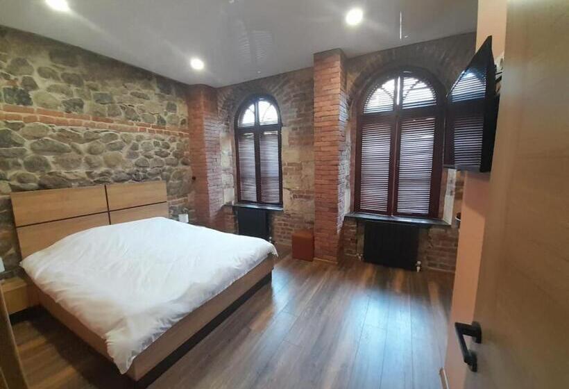 اتاق استاندارد, Aragvi