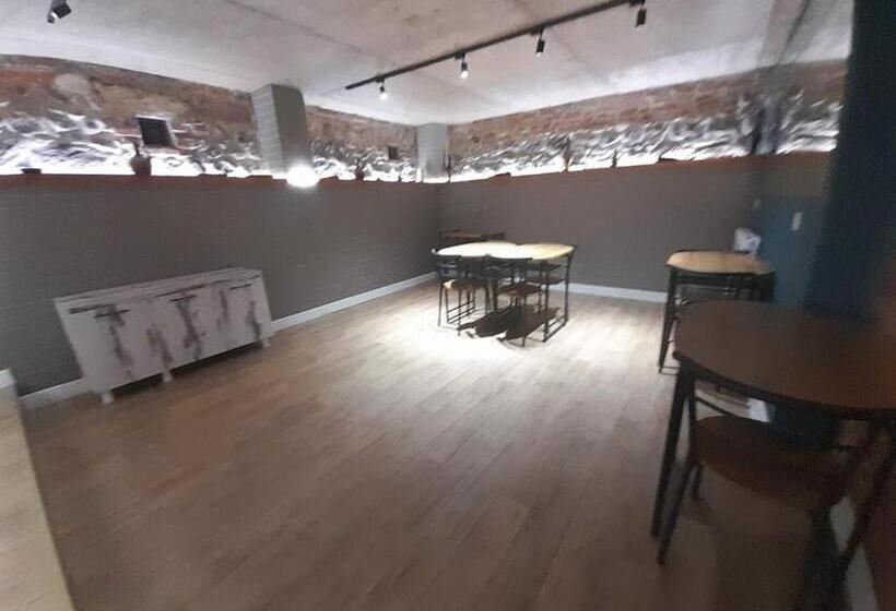 Economy Triple Room, Aragvi