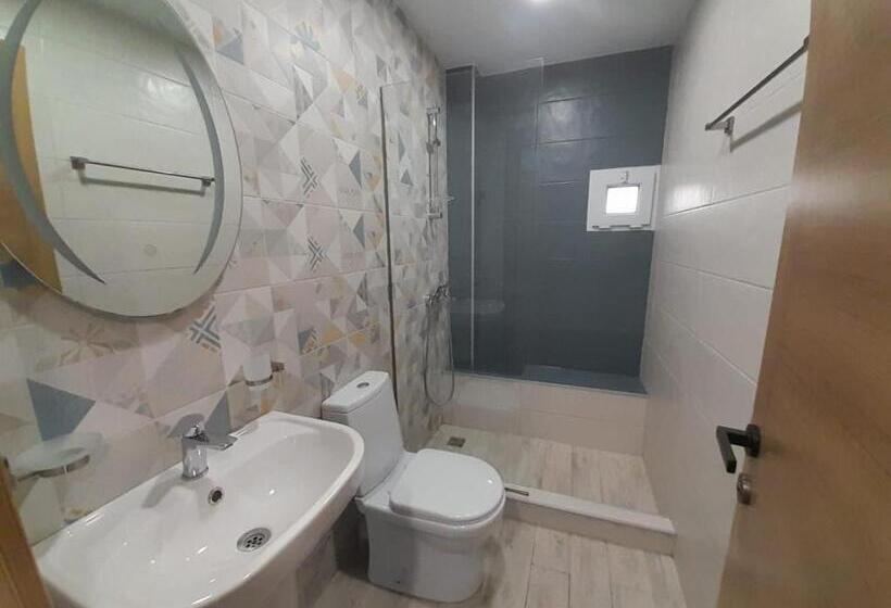 اتاق استاندارد با تراس, Aragvi