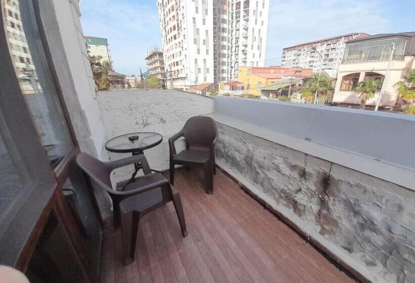 اتاق استاندارد با تراس, Aragvi