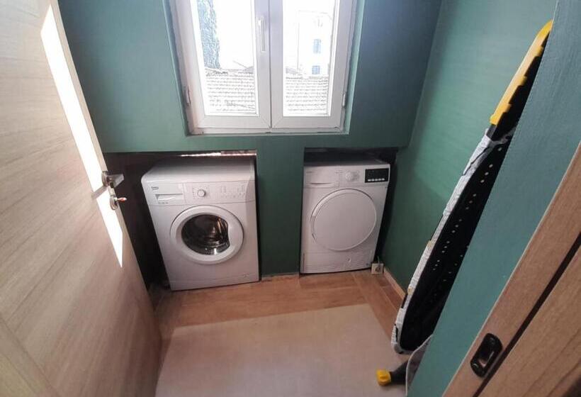 Economy Triple Room, Aragvi