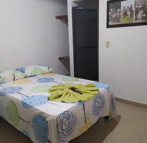 Standard-huone, Girón
