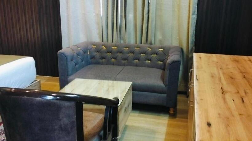 带大床的标准间, Kgf