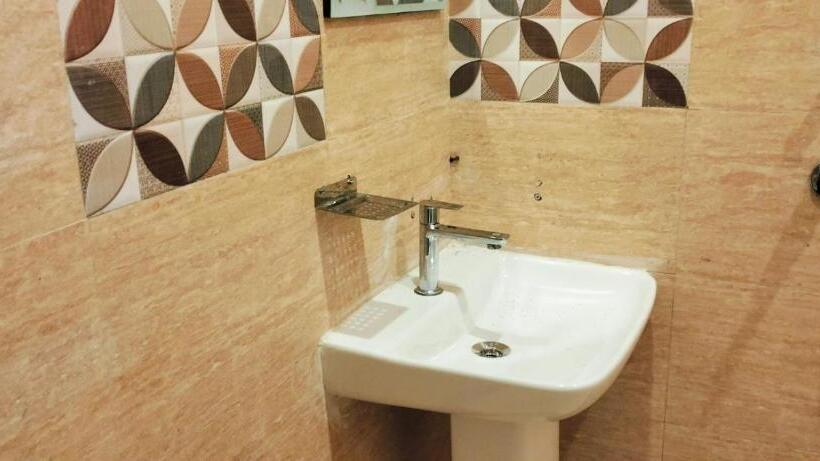 带大床的标准间, Kgf