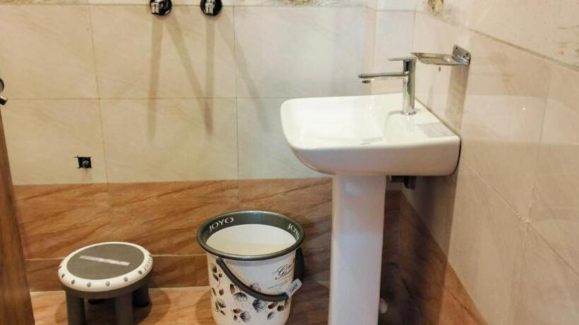 带大床的标准间, Kgf