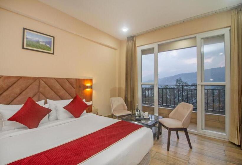 高级大房间, The Pahuna Retreat