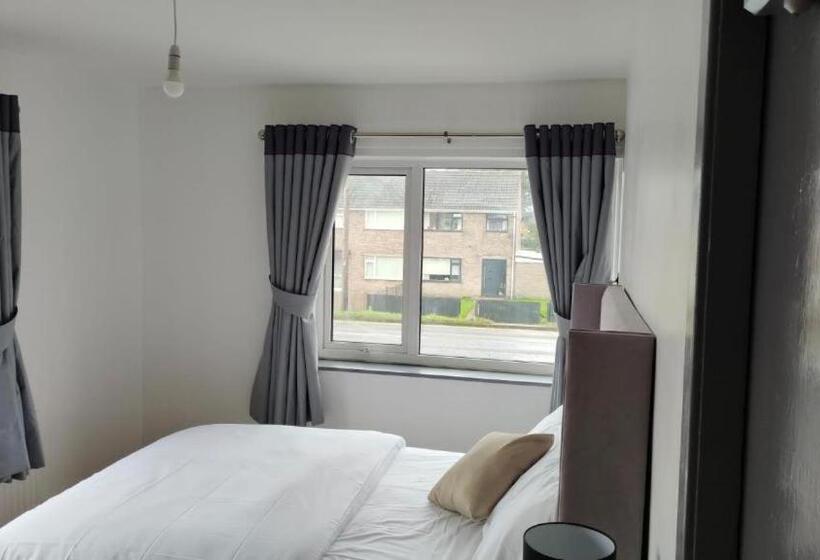 스탠다드 룸, The Silver City