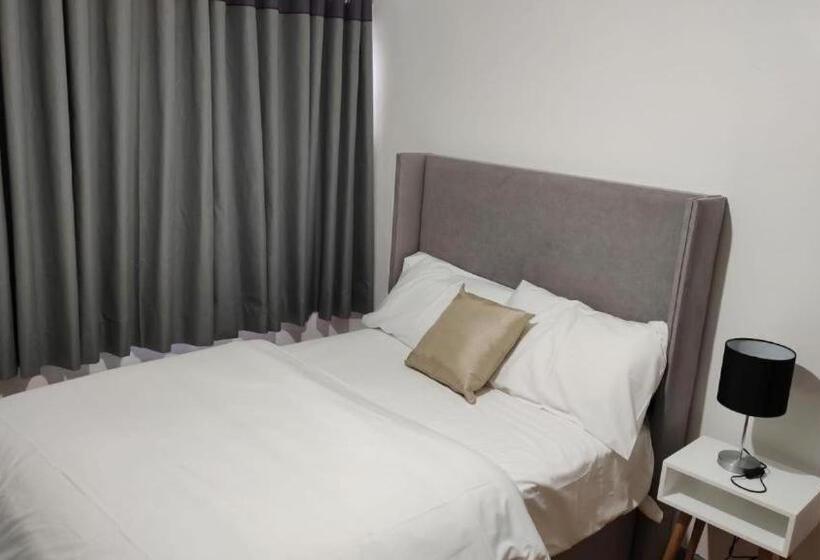 스탠다드 룸, The Silver City