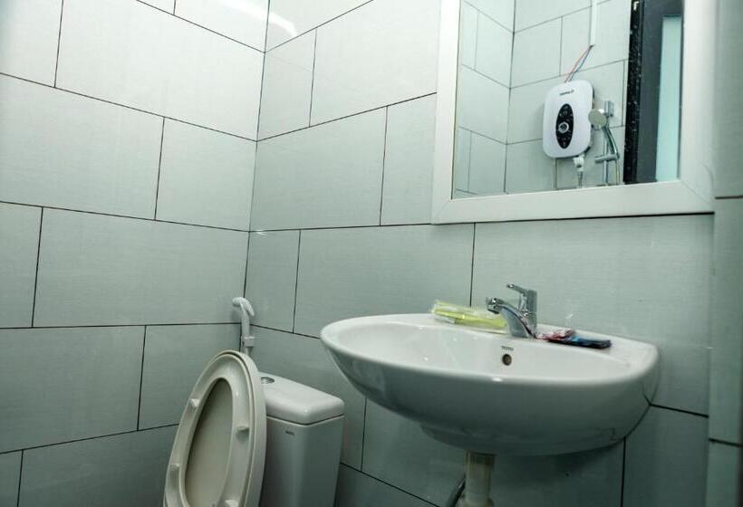 اتاق استاندارد چهار تخته, Motel Kim Phát Luxury   Núi Cấm