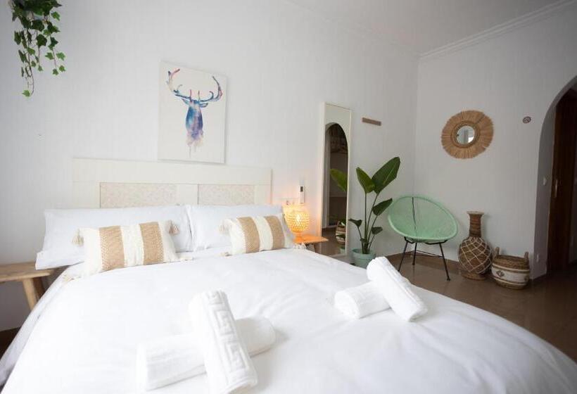 Номер Стандарт с Балконом, Naim Guest House Nerja