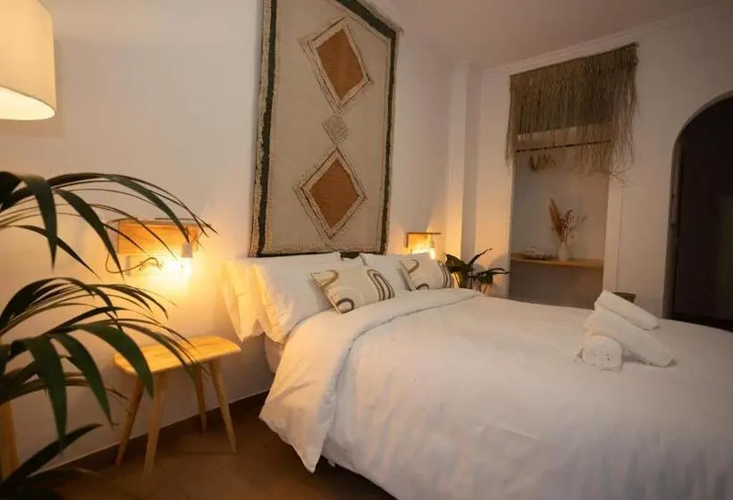 اتاق لوکس با بالکن, Naim Guest House Nerja
