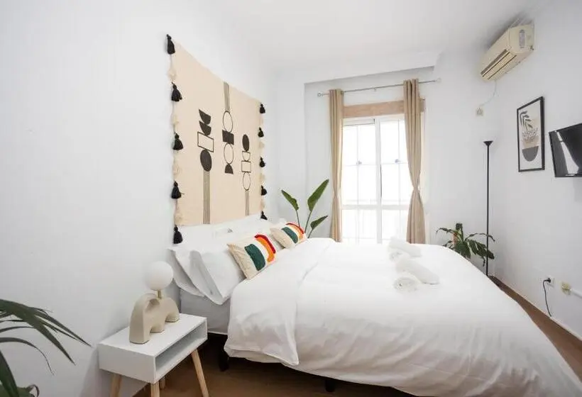 استودیو استاندارد با بالکن, Naim Guest House Nerja