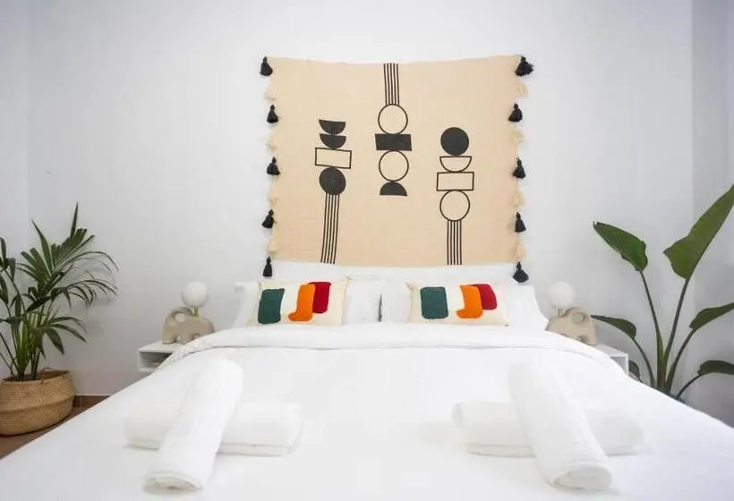 استودیو استاندارد با بالکن, Naim Guest House Nerja