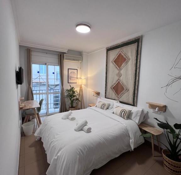 Номер Deluxe с Балконом, Naim Guest House Nerja